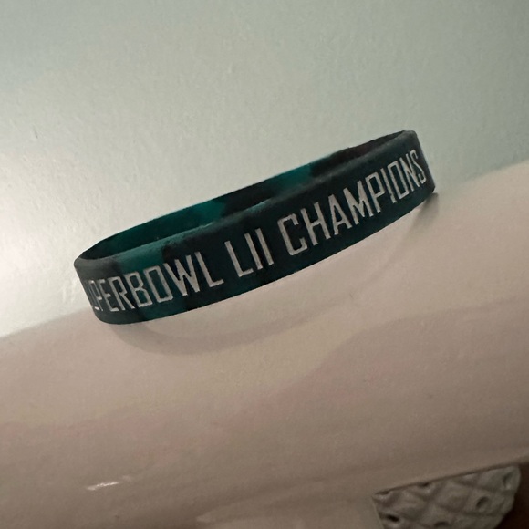 🦅 Philadelphia Eagles Superbowl LII Rubber Bracelet - Picture 3 of 5